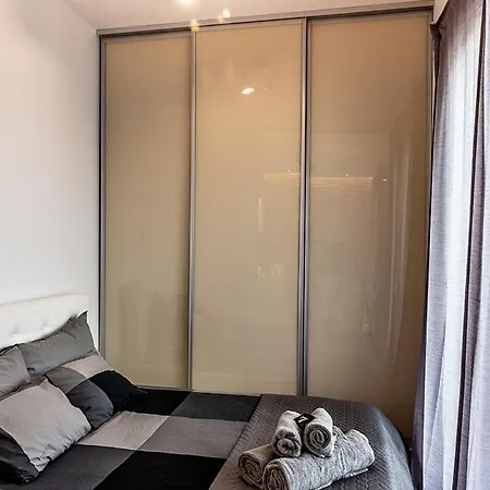 Wroclove Apartahotel 3*